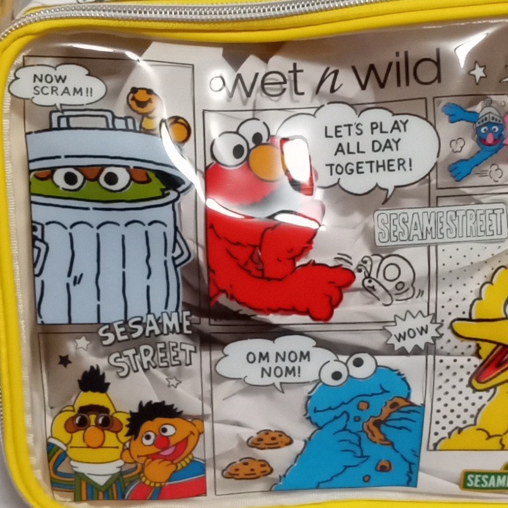 Wet n Wild Sesame Street Makeup Bag - Picture 2 of 6